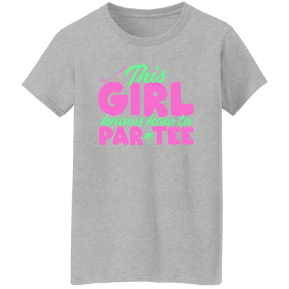 This Girl Knows How To Par Tee Women's T-Shirt