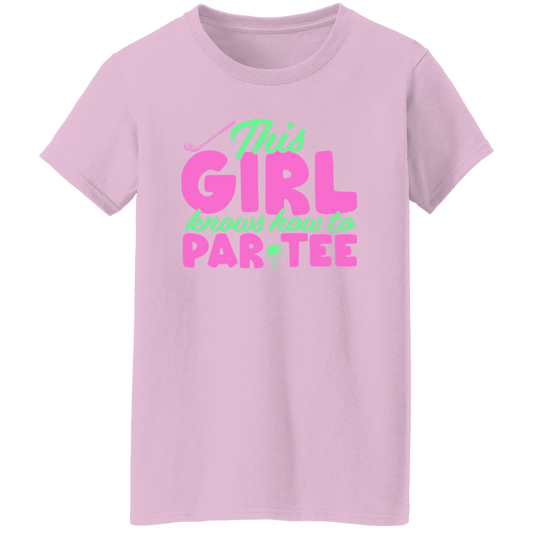 This Girl Knows How To Par Tee Women's T-Shirt